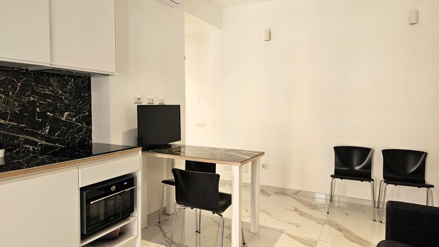 La Dolce Vita 2 Cagliari Bagian luar foto